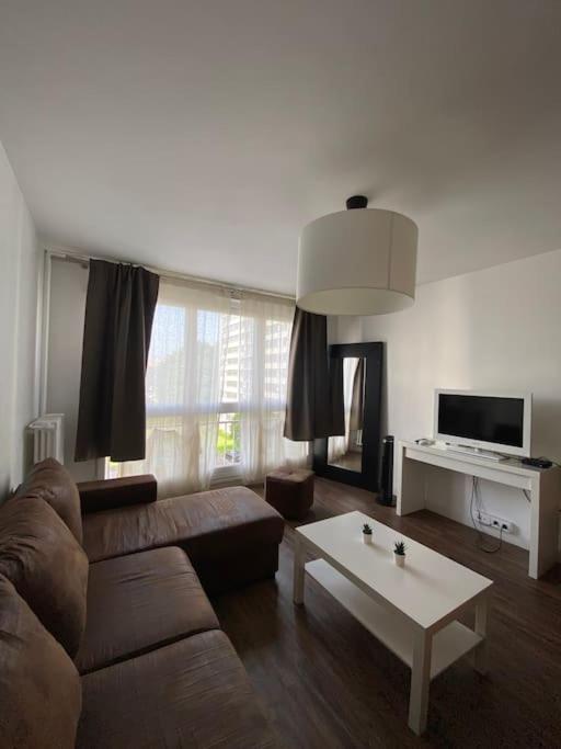 Chez Pascal Sissi -grand Appart,ile Nantes, Ccgres Apartment
